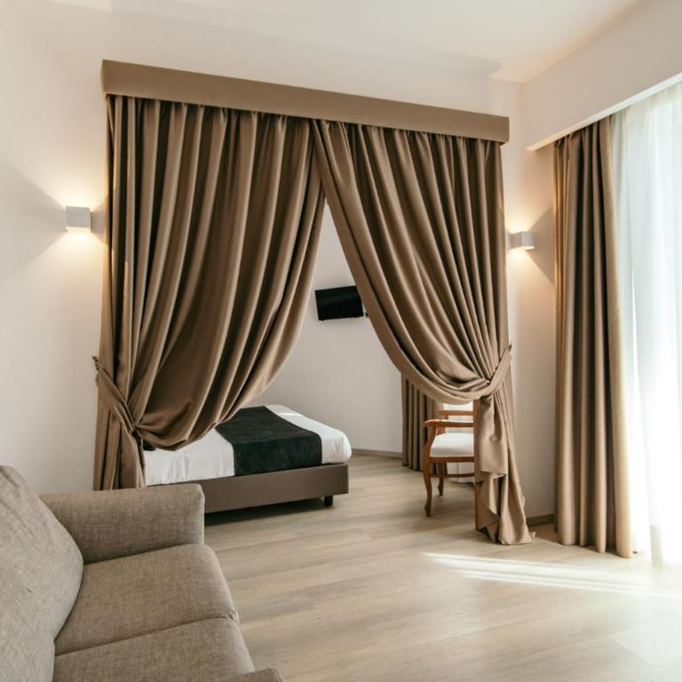 Grand Hotel la Chiusa di Chietri - Junior Suite - 2