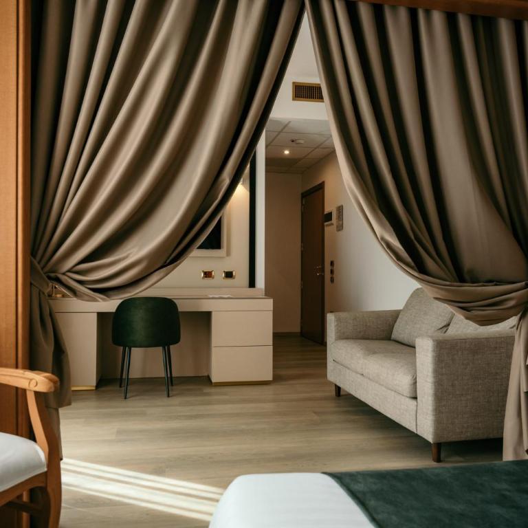 Grand Hotel la Chiusa di Chietri - Junior Suite - 4