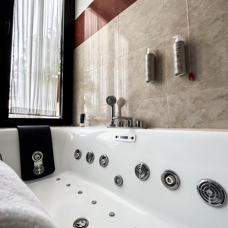 Grand Hotel la Chiusa di Chietri - Junior Suite - 3