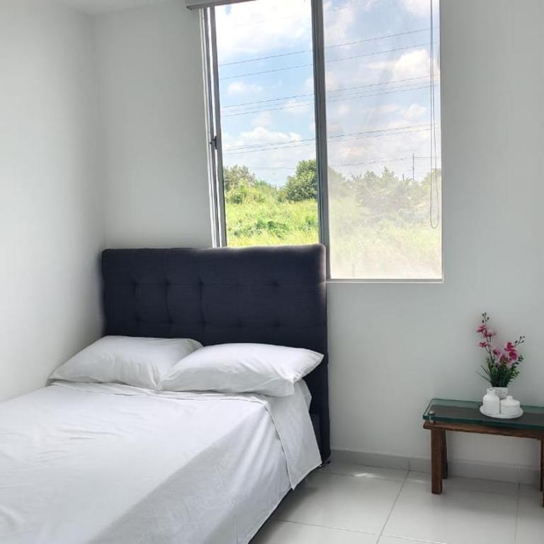 Cómodo apartamento sur de cali - Apartamento de 3 dormitorios con vistas a las montañas - 9