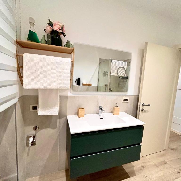 La Reggia b&b - Camera Tripla con Bagno Privato Esterno - 8