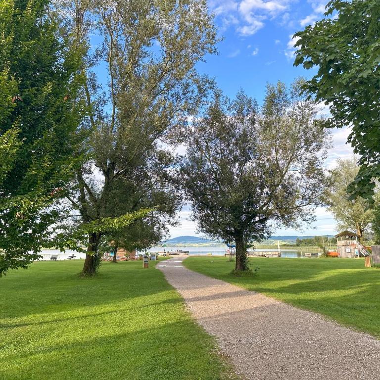 "GLÜCKSMOMENT" - Premium Apartments Seekirchen, beeindruckende Ferienwohnung mit gemeinsam genutzter Poolarea - Apartment - 75