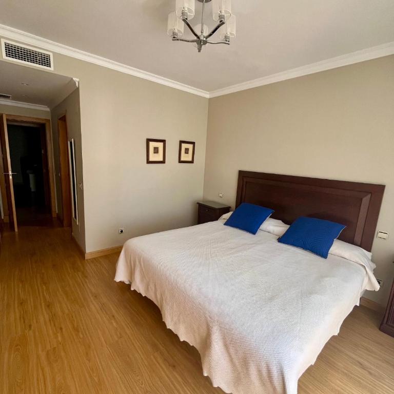 Estepona Penthouse Resort with Private Solárium - Pool & Free Parking - Apartamento de 2 dormitorios - 31