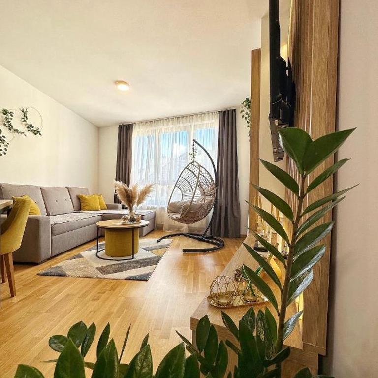Palace 19 - One-Bedroom Apartment - 2