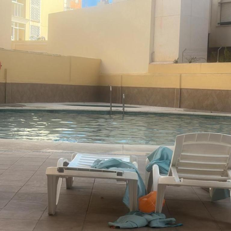 ESTUDIO LOFT en el Centro para 4 Personas Cama doble y sofá nuevo de cama doble Check in a partir de las 15 pm o antes si estuviera libre Con wifi Grandes ventanales - Estudio - 18