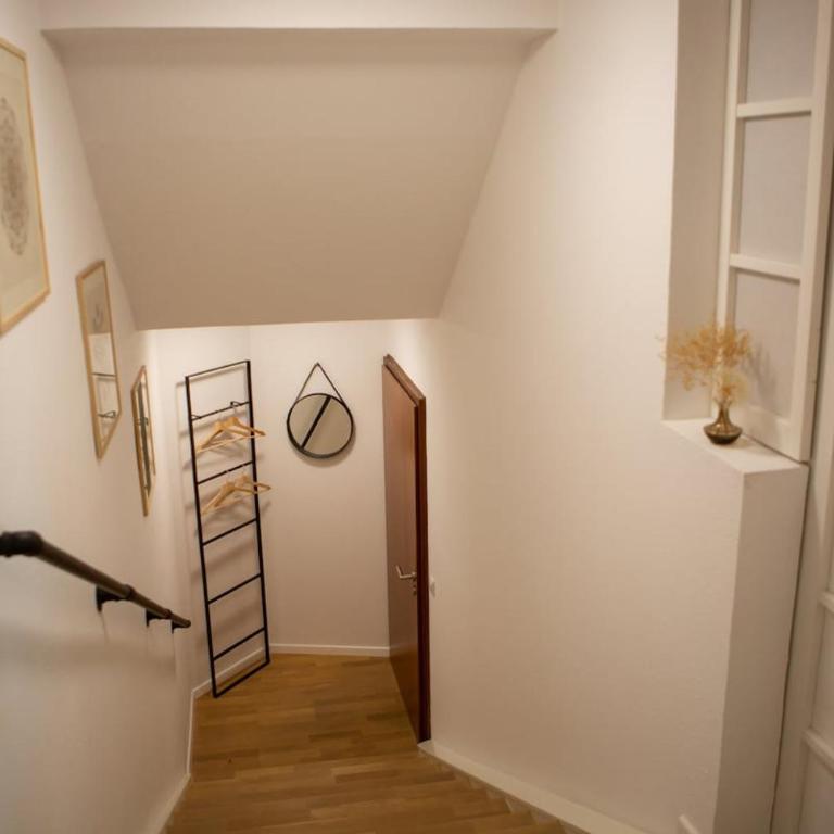 Rooftop Arts&Crafts Apartment, zentral und ruhig, 3 Dachterrassen - One-Bedroom Apartment with Balcony and City View - 38