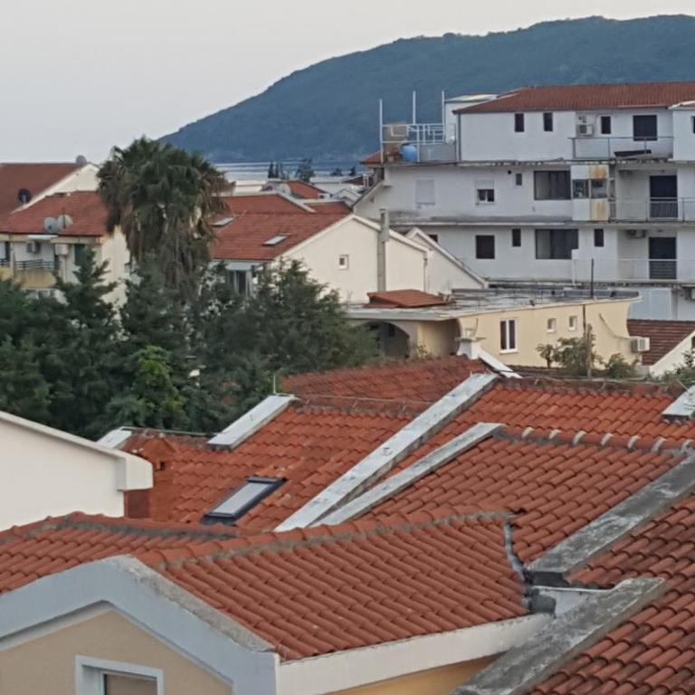 Hibiscus Guest House - Apartment with Sea View - 8