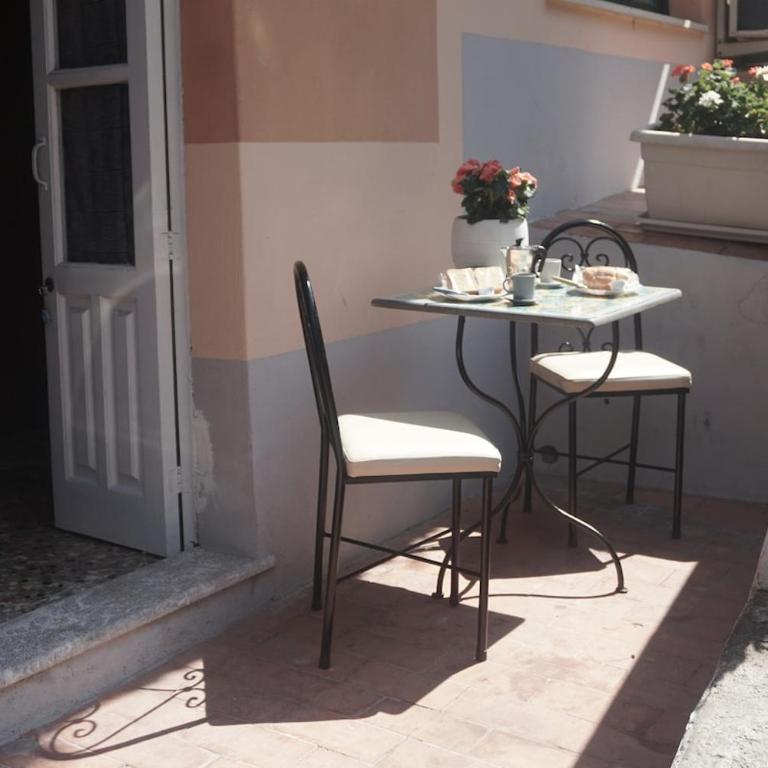 La Maestrina Apartment in Taormina - One-Bedroom Apartment - 2