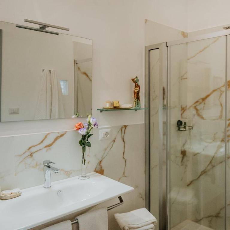 La Maestrina Apartment in Taormina - One-Bedroom Apartment - 25