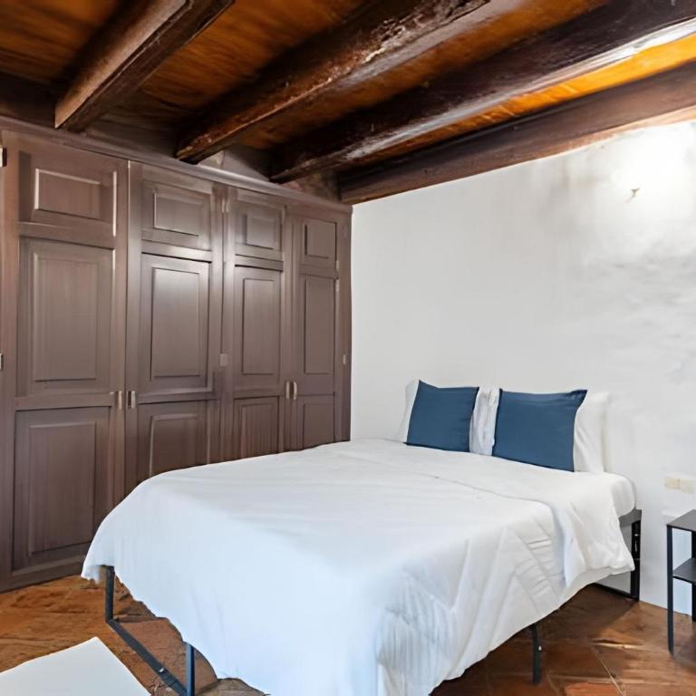 Amplia Casa en el Corazón del Centro | 4hab + Est - Casa de 4 dormitorios - 10