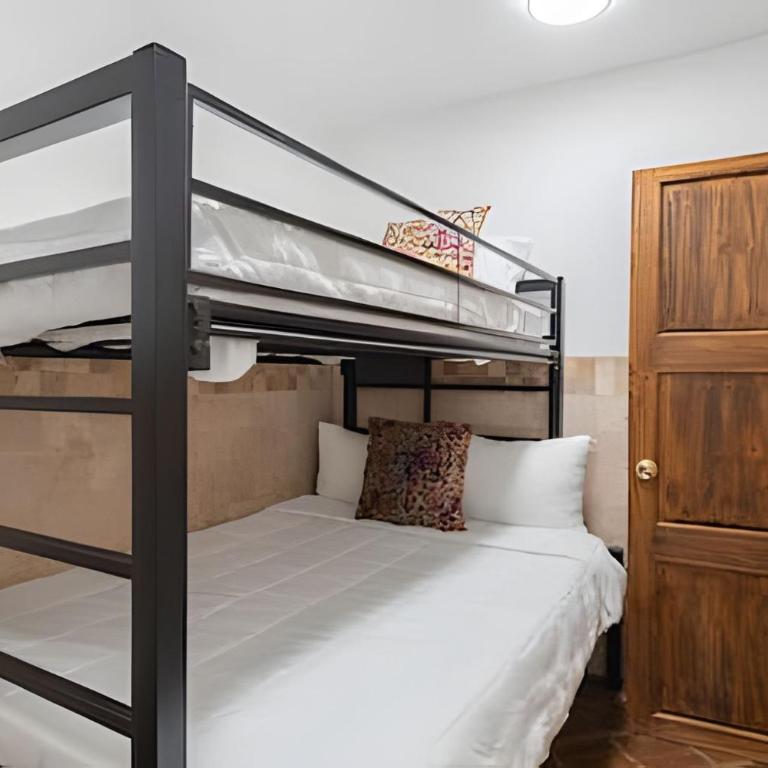 Amplia Casa en el Corazón del Centro | 4hab + Est - Casa de 4 dormitorios - 14