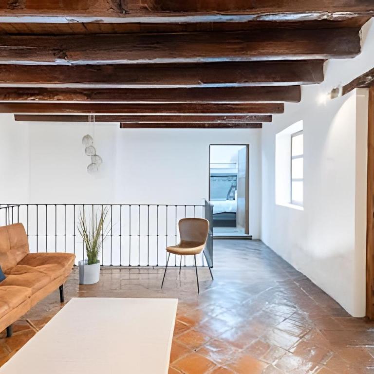Amplia Casa en el Corazón del Centro | 4hab + Est - Casa de 4 dormitorios - 41