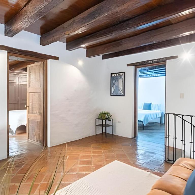 Amplia Casa en el Corazón del Centro | 4hab + Est - Casa de 4 dormitorios - 43