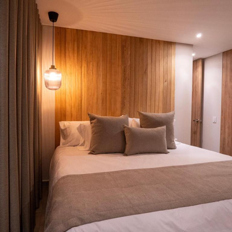 99Rentall Apt privado por piso WiFi y parqueadero privado, ubicacion Top - Three-Bedroom Apartment - 31