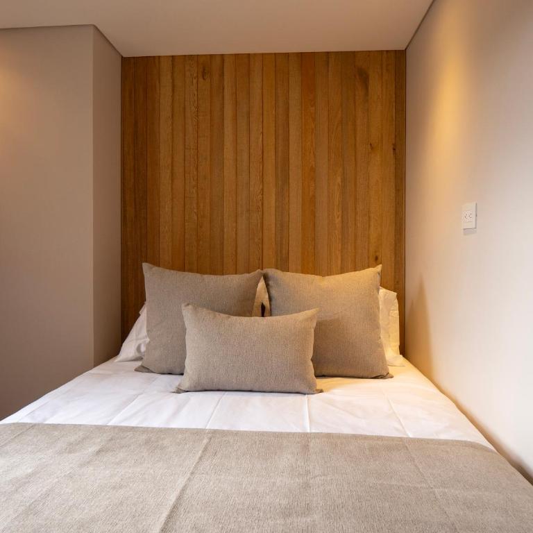 99Rentall Apt privado por piso WiFi y parqueadero privado, ubicacion Top - Three-Bedroom Apartment with Balcony - 24