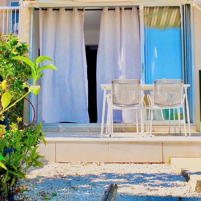 Au Petit Bonheur vue mer, parking, 3 mn de la plage - Appartement 2 Chambres - 13