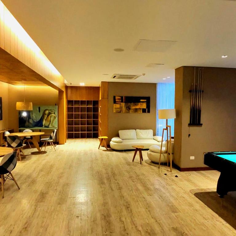 Wind Luxe Escape - Two-Bedroom Apartment with Terrace - 9