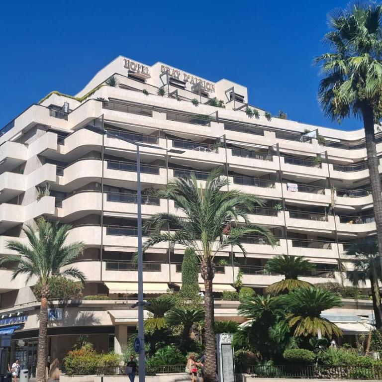 Gray d'Albion - Cannes Rue d'Antibes - 2 Minutes walk from Beach, Palais des Festivals, Boulevard de la Croisette - Free Parking - Estudio Superior - 2