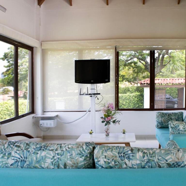 Villa María Lilia Casa con piscina y jacuzzi privado - Villa - 4
