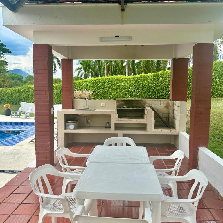 Villa María Lilia Casa con piscina y jacuzzi privado - Villa - 42