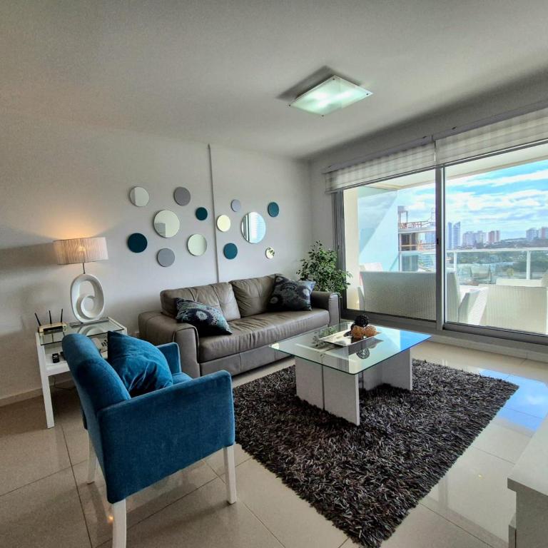 Wind Luxe Escape - Two-Bedroom Apartment with Terrace - 3