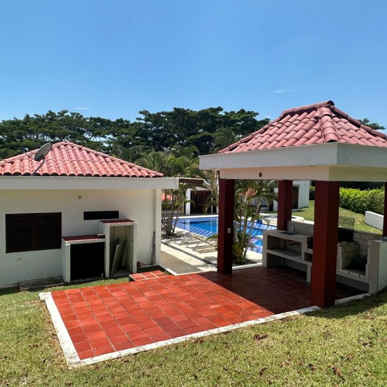 Villa María Lilia Casa con piscina y jacuzzi privado - Villa - 49