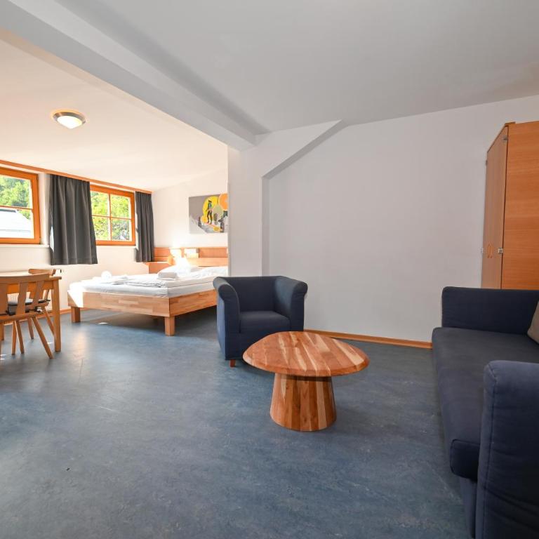 Schmitten 27 Rooms & Apartments by All in One Apartments - Comfort Vierbettzimmer - 1