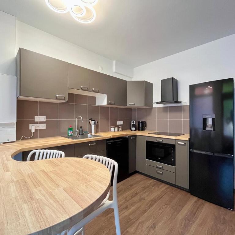 T2 Central Le Viennois - Gare de Vienne - 25 min de Lyon - Appartement 1 Chambre - 4