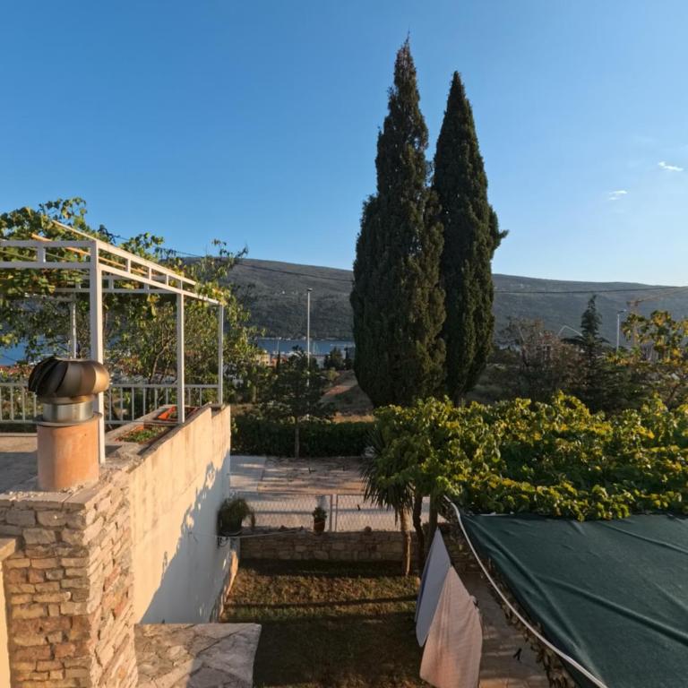 Sunny Holiday House with Sea View & Private Garden - Four-Bedroom Vacation Home - 6