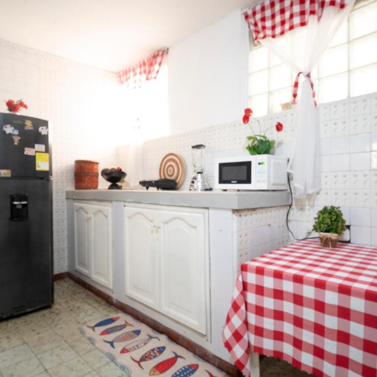 Casa Caribe, excellent location in Bocagrande - Three-Bedroom Home - 39