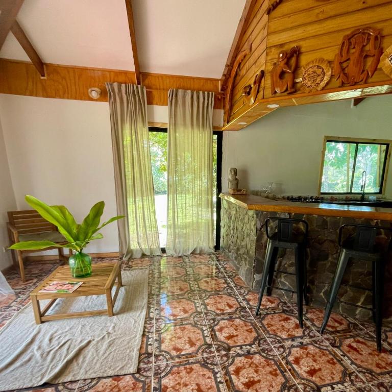 Tai Rapa Nui - Three-Bedroom House - 8