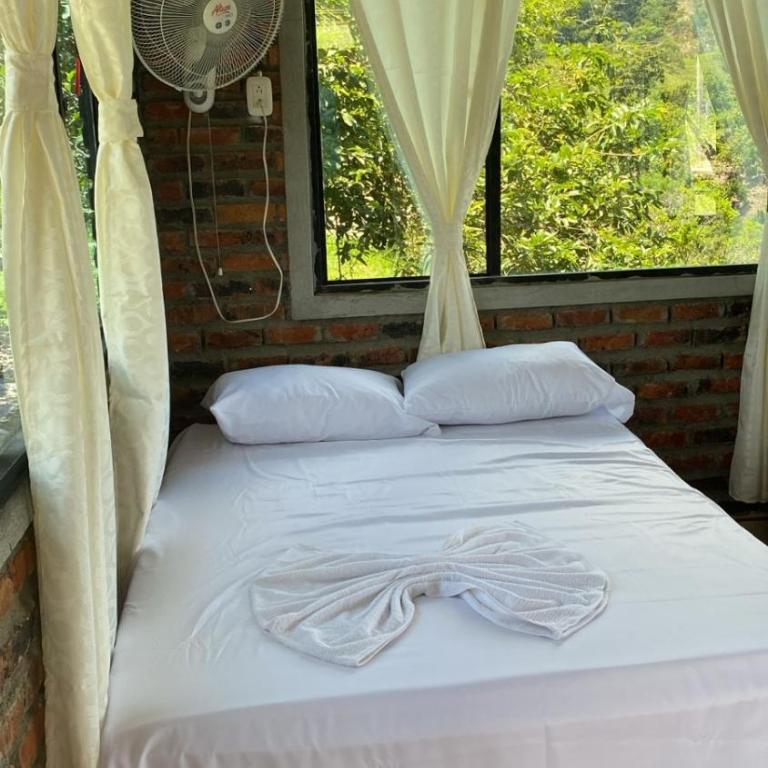 Cabaña con jacuzzi y piscina con agua de manantial - Apartamento de 1 dormitorio - 12