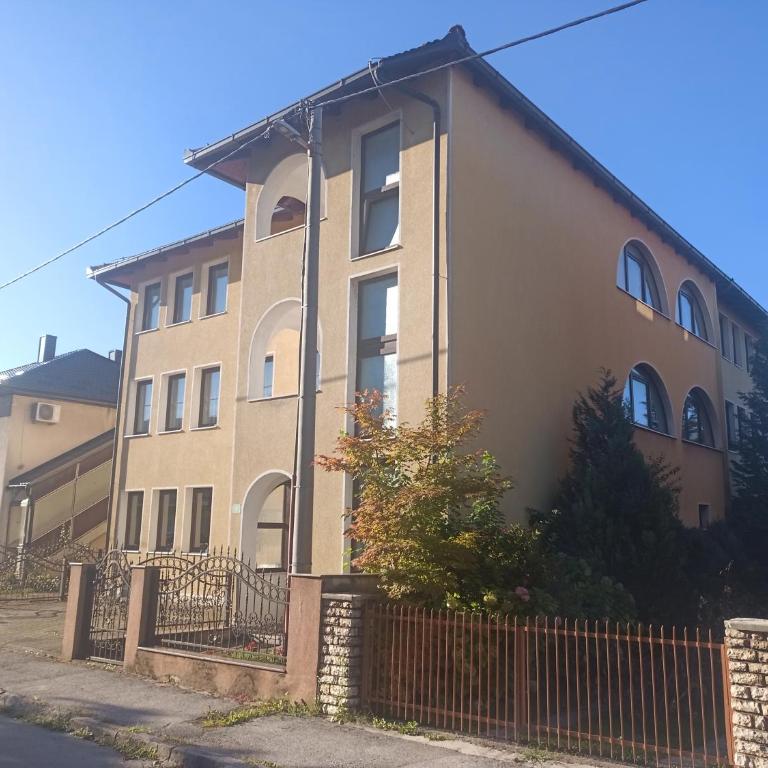 StayBihac - Four-Room Apartment - 2