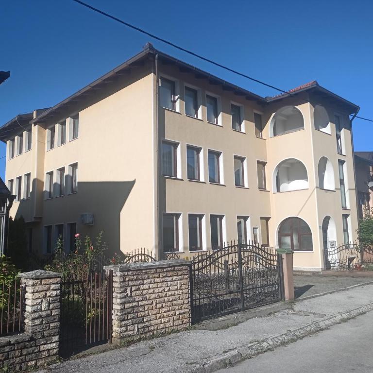 StayBihac - Four-Room Apartment - 1