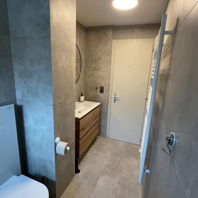 Appartement spacieux idéalement situé - Appartement 3 Chambres avec Balcon - 8