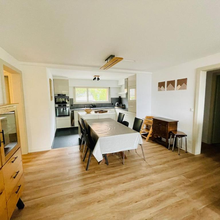 Appartement spacieux idéalement situé - Appartement 3 Chambres avec Balcon - 14