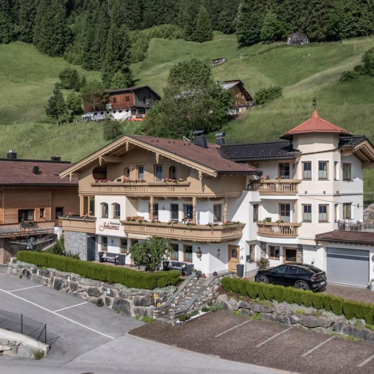 Appartement Sonne im Ferienhaus Johanna - Mayrhofen-Hippach- In der Nähe von der Skipiste - Apartment mit 2 Schlafzimmern und Bergblick - 57