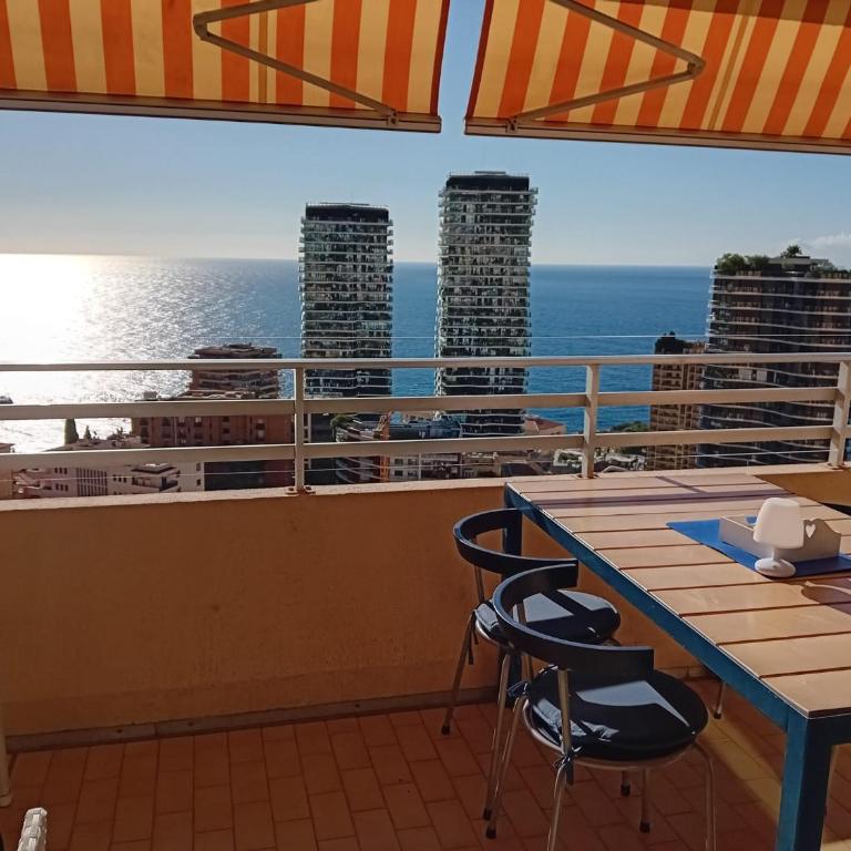 Montecarlo hill appart vue mer proche monaco - Apartment mit 1 Schlafzimmer - 1