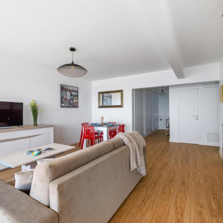 Le Berkeley, Appartement rénové 1 chambre, front de mer, parking, AC - Apartamento de 1 dormitorio con balcón y vistas al mar - 3