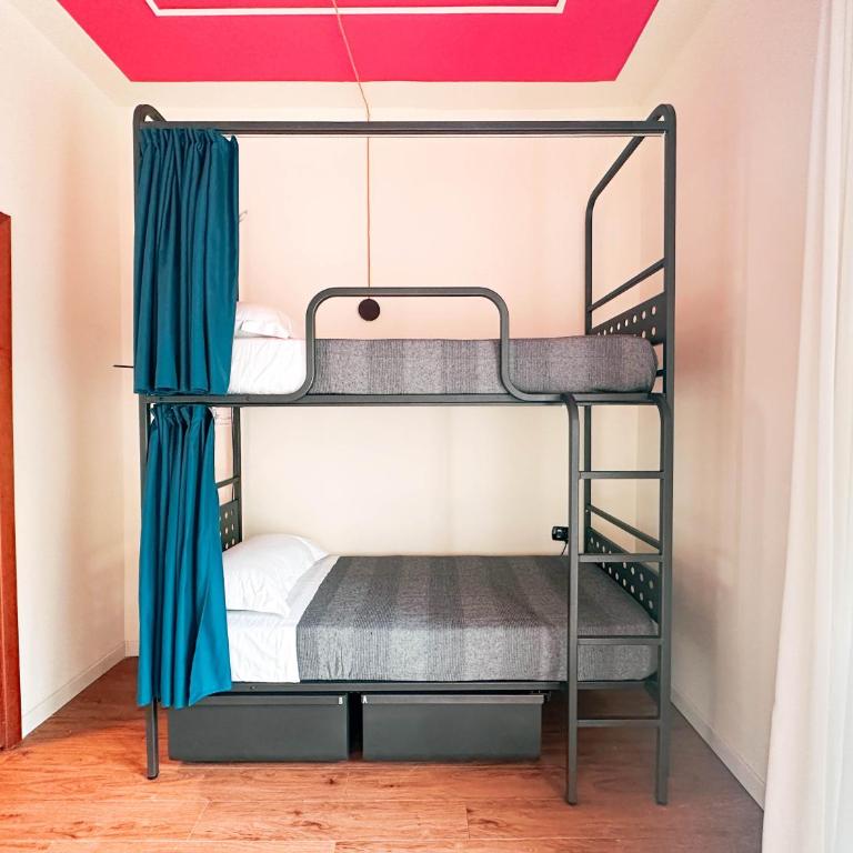 Ostello Bello Bologna - Posto Letto in Dormitorio Misto con 4 Letti - 4