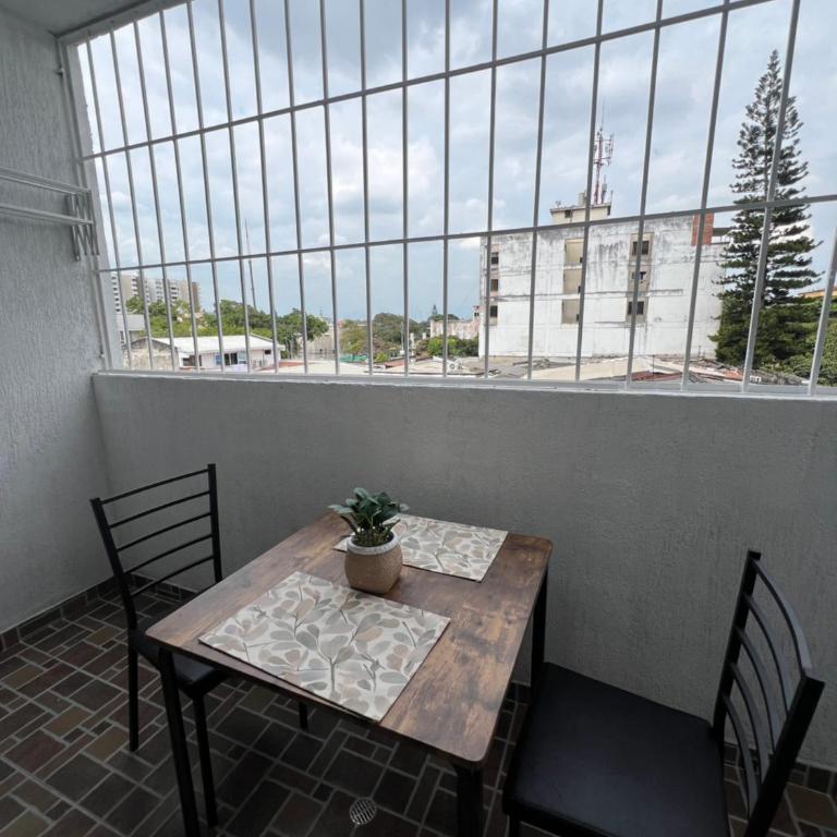 Aparta Suites La Flora- Infinity Living - Apartamento de 2 dormitorios - 80