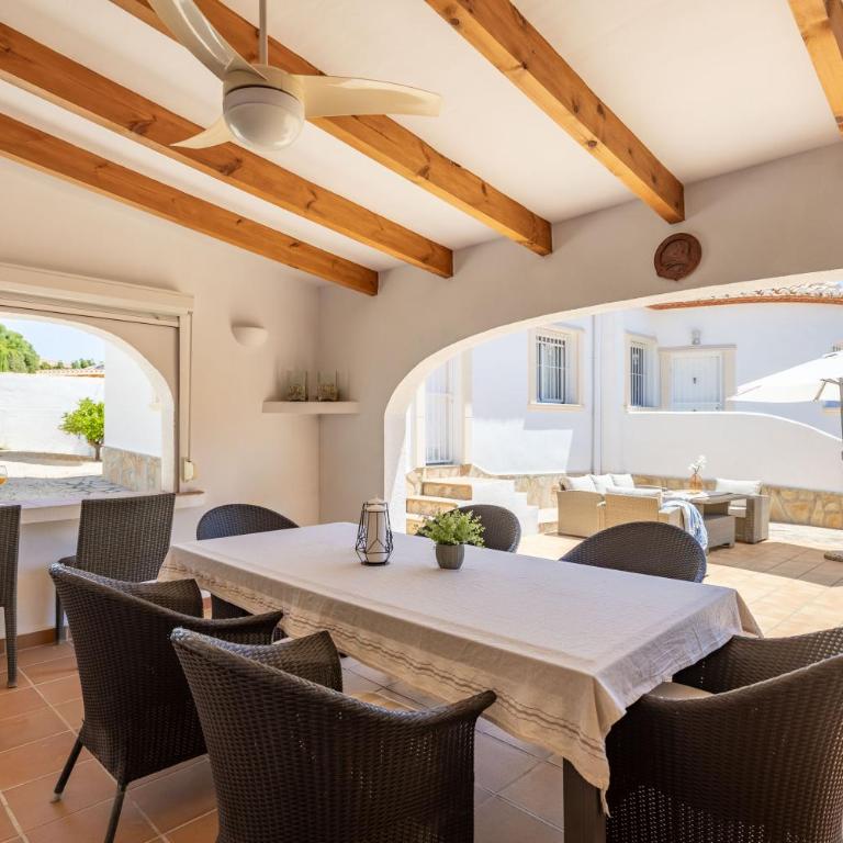 Villa Mackay by Abahana Villas - Villa - 4