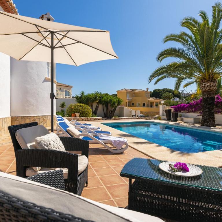 Villa Mackay by Abahana Villas - Villa - 2