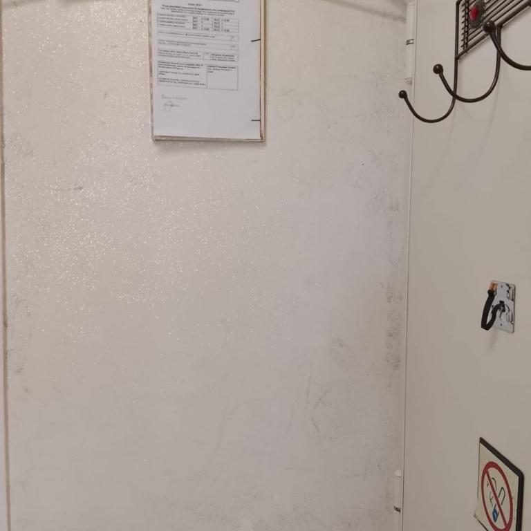 CASA Bella! B&B 2 Unità - Una con bagno privato oppure camera con bagno condiviso - Appartamento con 1 Camera da Letto - 30