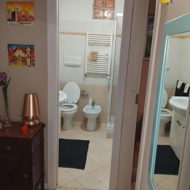 CASA Bella! B&B 2 Unità - Una con bagno privato oppure camera con bagno condiviso - Appartamento con 1 Camera da Letto - 25