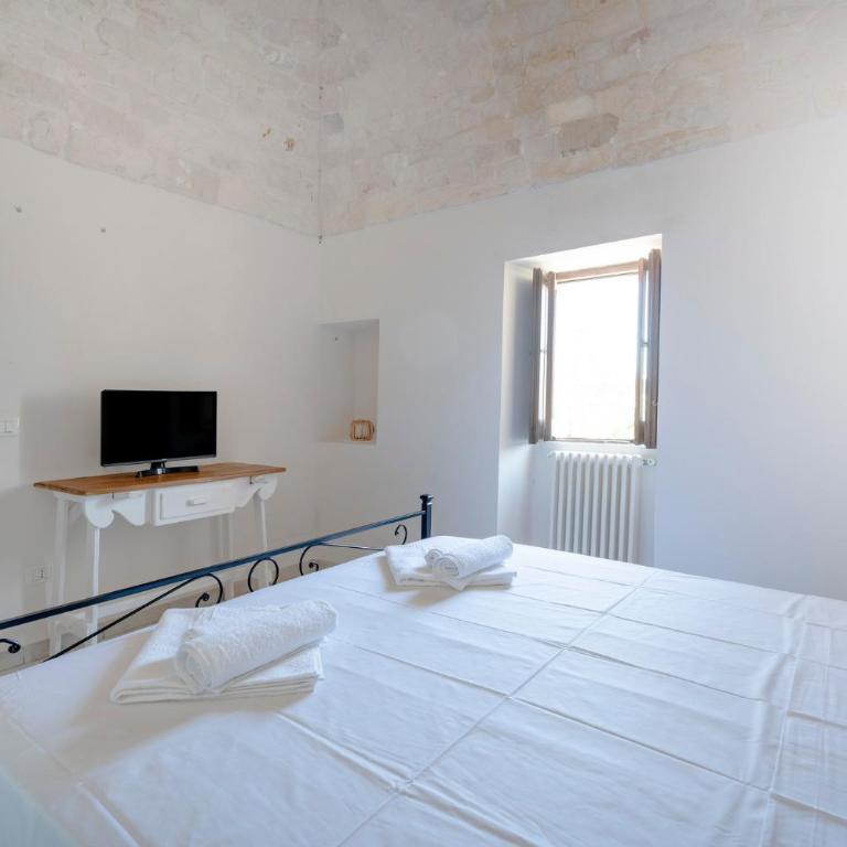GuestHost - Contrada Mavugliola Apartments with Patio and Parking - Two-Bedroom Apartment - 10