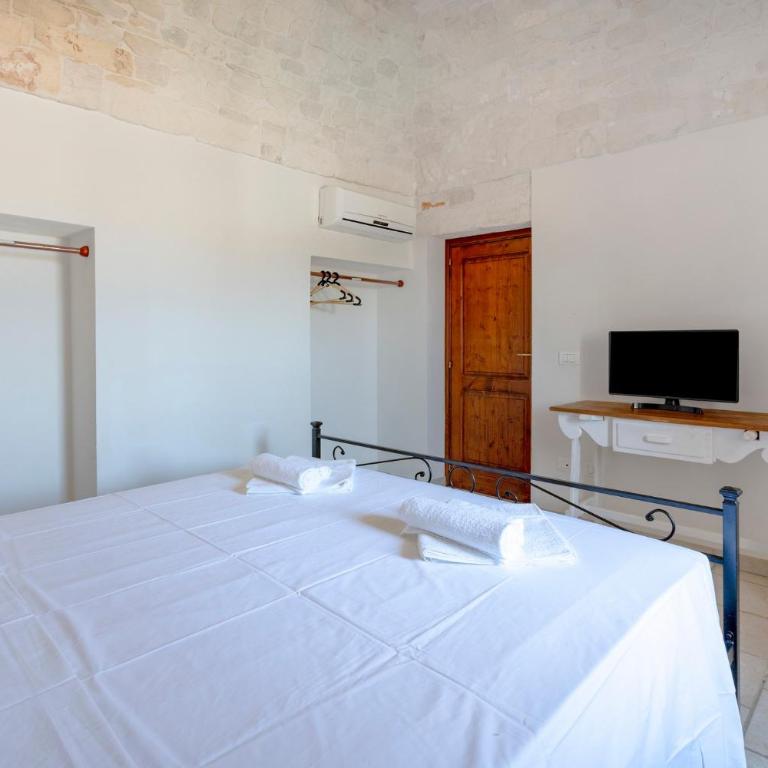 GuestHost - Contrada Mavugliola Apartments with Patio and Parking - Two-Bedroom Apartment - 12