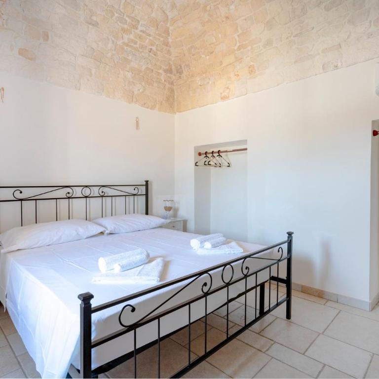 GuestHost - Contrada Mavugliola Apartments with Patio and Parking - Two-Bedroom Apartment - 11