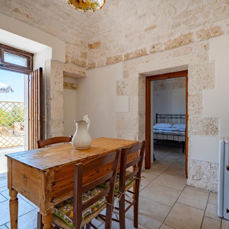 GuestHost - Contrada Mavugliola Apartments with Patio and Parking - Two-Bedroom Apartment - 2