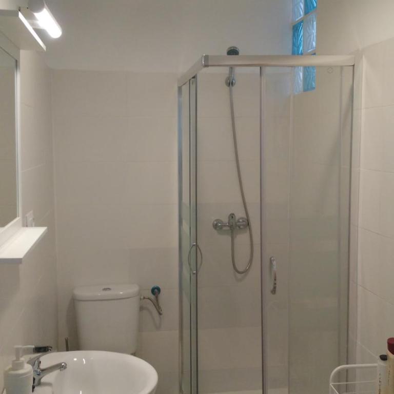 Apartamentos Fernando El Catolico - Apartamento de 1 dormitorio con vistas al jardín - 2